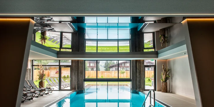 Zimní dovolená v Rakousku: 4* hotel s polopenzí a wellness, 100 m od sjezdovek, 1 dítě do 3,9 let zdarma