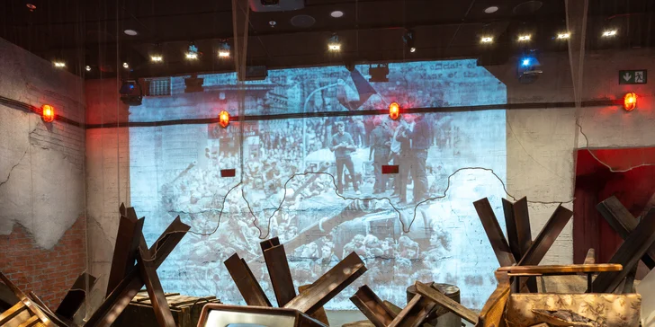 Objevte tajemství pražské historie: vstupenky do Back in Time Prague pro všechny věkové kategorie