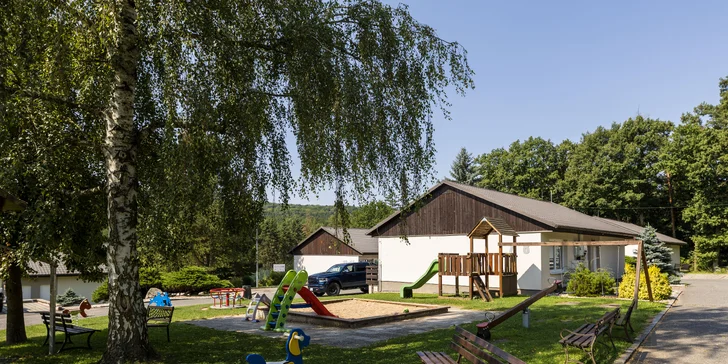 Dovolená v Železných horách: vila nebo chatka, venkovní bazén a wellness, varianty se snídaní