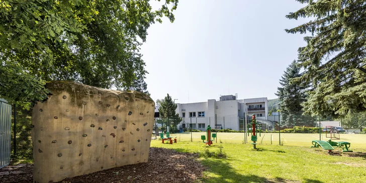 Železné hory: 4* hotel s neomezeným wellness, bazénem a polopenzí, jen 6 km od Seče