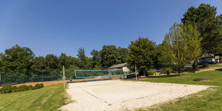 Železné hory: 4* hotel s neomezeným wellness, bazénem a polopenzí, jen 6 km od Seče