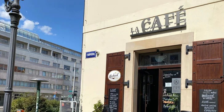 Dopřejte si vymazlený brunch vč. kávy a freshe: vejce, french toast i anglická snídaně, pro 1 či 2 osoby