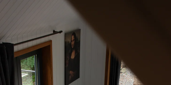Krásně vybavená chatka se saunou, koupacím sudem i kuchyňkou a koupelnou na Chrudimsku
