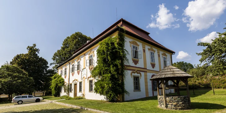 Pohádkový pobyt v barokním zámečku pro pár i rodinu, parkování zdarma