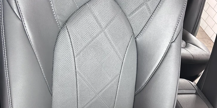 Detailing: čištění interiéru nebo exteriéru či komplet péče o vaše auto