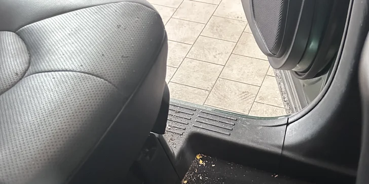 Detailing: čištění interiéru nebo exteriéru či komplet péče o vaše auto