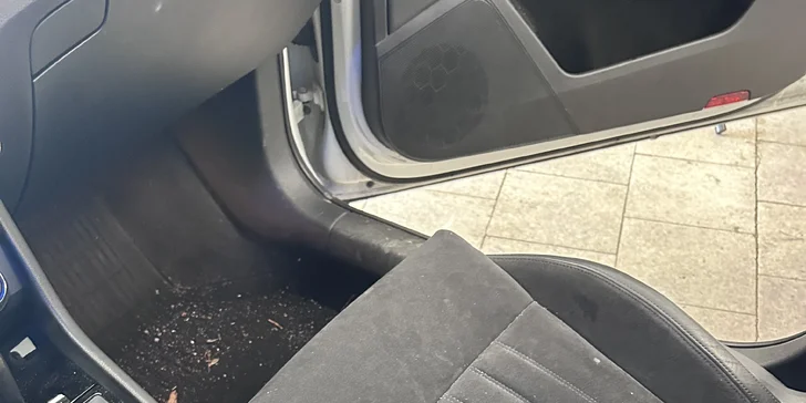 Detailing: čištění interiéru nebo exteriéru či komplet péče o vaše auto