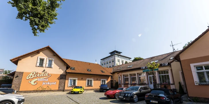 Wellness pobyt v Pardubicích: pokoje či domek s vířivkou a saunou, solná jeskyně i privátní wellness