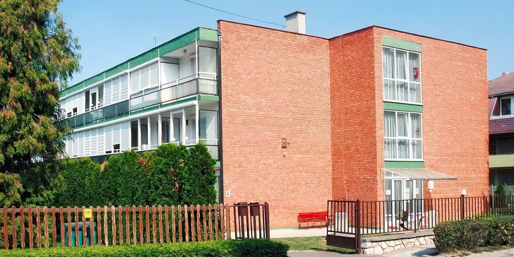 Apartmán v maďarském Harkány: vlastní doprava či autobus, 300 metrů od termálních lázní