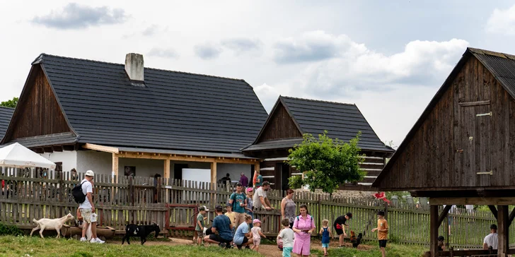 Vstupné do Centra Eden: projděte si historickou lékárnu, Horáckou vesnici i Pyramidu, pro jednotlivce či rodinu