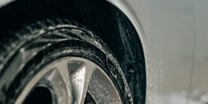 Auto jako ze škatulky: čištění interiéru nebo exteriéru vašeho auta či expresní mytí