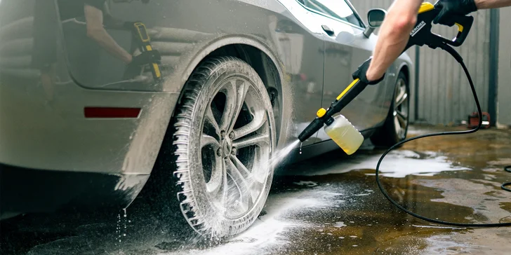 Auto jako ze škatulky: čištění interiéru nebo exteriéru vašeho auta či expresní mytí