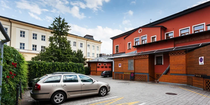 Moderní penzion v historickém centru Trutnova: jídlo i největší postel v ČR