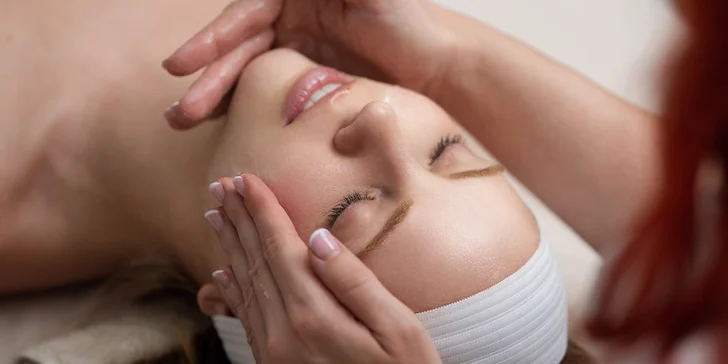 Kompletní nebo luxusní kosmetické ošetření v salonu na Nových Butovicích