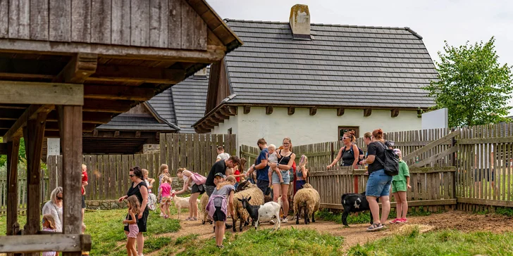 Vstupné do Centra Eden: projděte si historickou lékárnu, Horáckou vesnici i Pyramidu, pro jednotlivce či rodinu