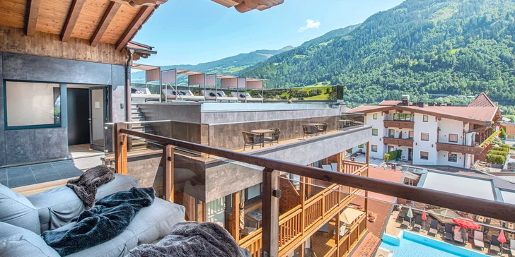 Krásný hotel v Tyrolsku: polopenze plus, neomezený wellness s infinit bazénem a výlety i golf