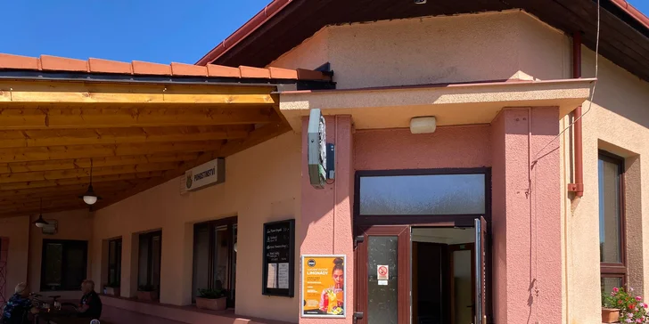 Oběd v poctivé české hospůdce: polední menu s polévkou a nápojem pro 1 i 2 osoby