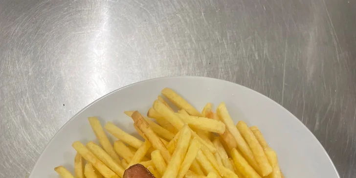 Oběd v poctivé české hospůdce: polední menu s polévkou a nápojem pro 1 i 2 osoby