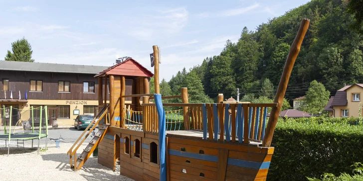Pohodová dovolená v podhůří Beskyd: penzion se snídaní či polopenzí, bazén a infrasauna