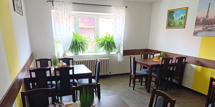 Prkno plné masových dobrot pro 2-6 osob: řízečky, žebra, křídla i hranolky