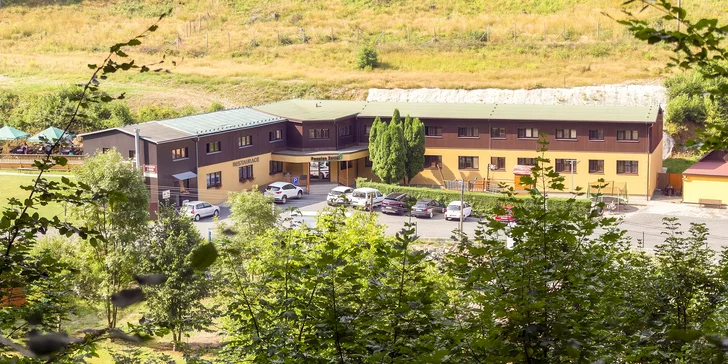 Pohodová dovolená v podhůří Beskyd: penzion se snídaní či polopenzí, bazén a infrasauna