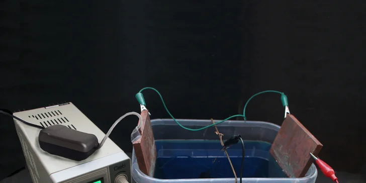 Kurz výroby poměděného šperku technologií galvanoplastiky a electroformingu: pro začátečníky, ve skupině či individuálně