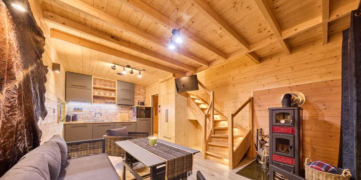 Krásný resort u lesní plovárny v Mladých Bukách na úpatí Krkonoš: koupání, turistika i lyžování na dosah