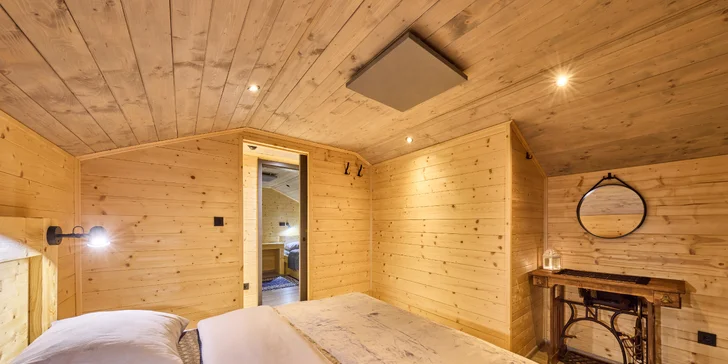 Krásný resort u lesní plovárny v Mladých Bukách na úpatí Krkonoš: koupání, turistika i lyžování na dosah