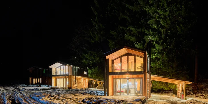 Krásný resort u lesní plovárny v Mladých Bukách na úpatí Krkonoš: koupání, turistika i lyžování na dosah
