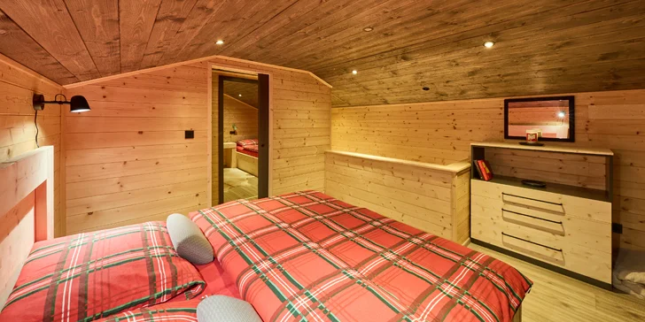 Krásný resort u lesní plovárny v Mladých Bukách na úpatí Krkonoš: koupání, turistika i lyžování na dosah
