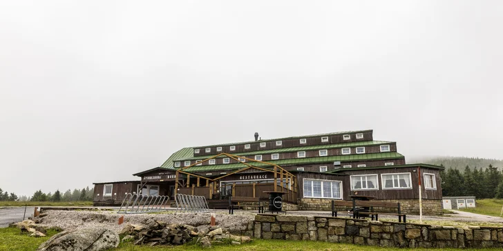 Špindlerův Mlýn pro páry či rodiny: hotel na rozcestí turistických tras vč. snídaně