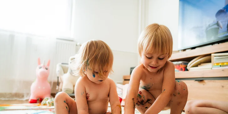 Rodinné, párové, těhotenské či new born focení: 10-15 upravených snímků, varianta s malováním