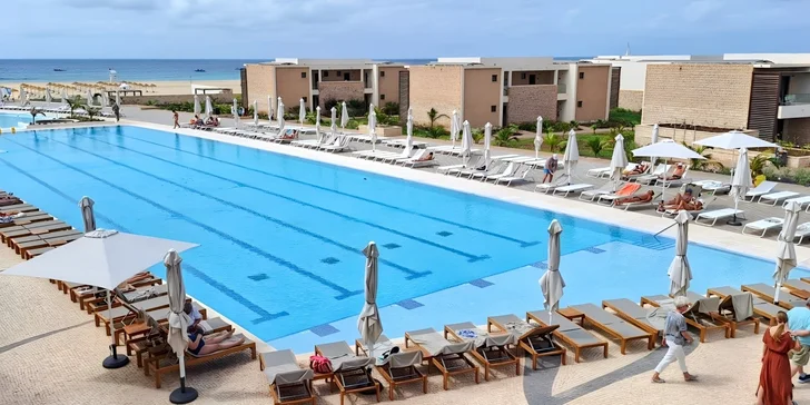 Kapverdy letecky: nový hotel Royal Horizon Ponta Sino***** na ostrově Sal, bazény a all inclusive