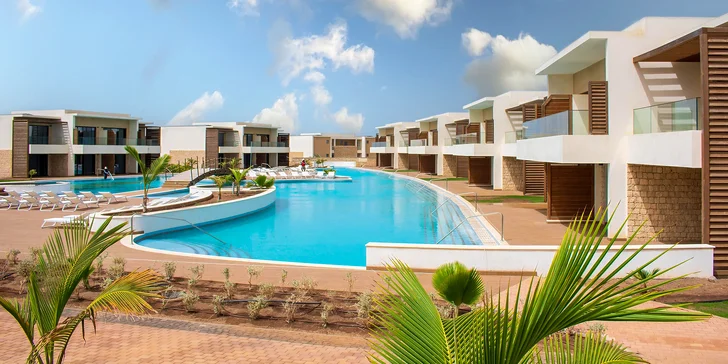 Kapverdy letecky: nový hotel Royal Horizon Ponta Sino***** na ostrově Sal, bazény a all inclusive