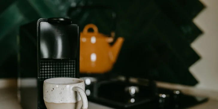 Vybavený tiny house na kraji Šumavy pro dvě osoby s venkovním posezením