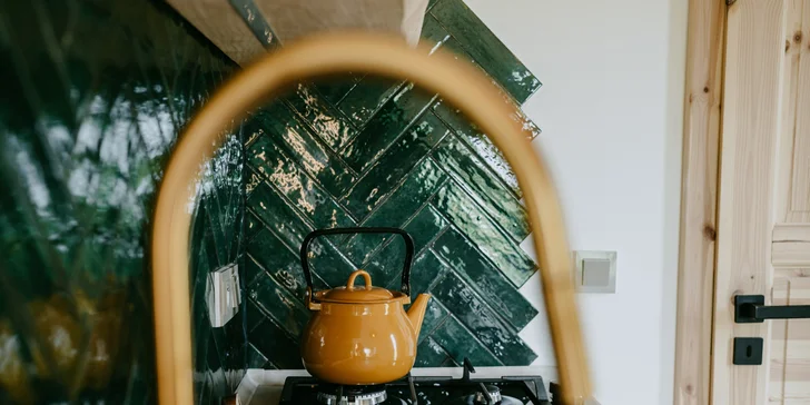 Vybavený tiny house na kraji Šumavy pro dvě osoby s venkovním posezením