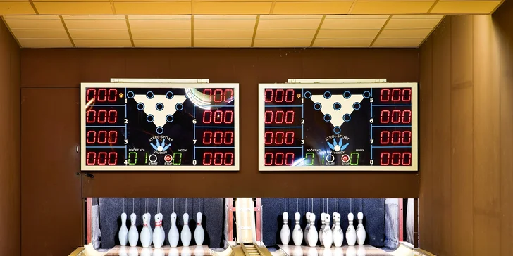 Vykutálená zábava: 1 nebo 2 hodiny bowlingu až pro 8 osob