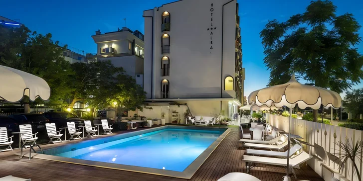Italské prázdniny plné slunce: 3* hotel kousek od písečné pláže, plná penze, zábavní parky v okolí
