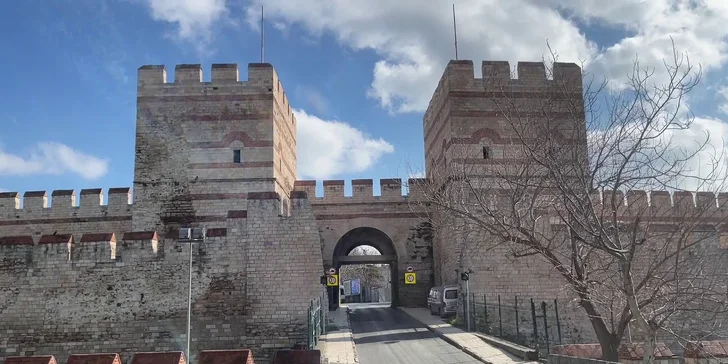 Vydejte se poznávat kouzla Istanbulu: zájezd vč. letenek, ubytování a detailního itineráře