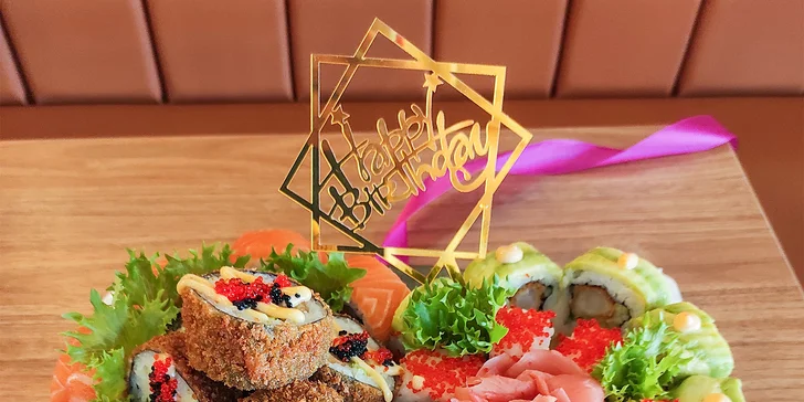 24 kousků sushi v srdci Hradce Králové: maki, nigiri i smažené rolky