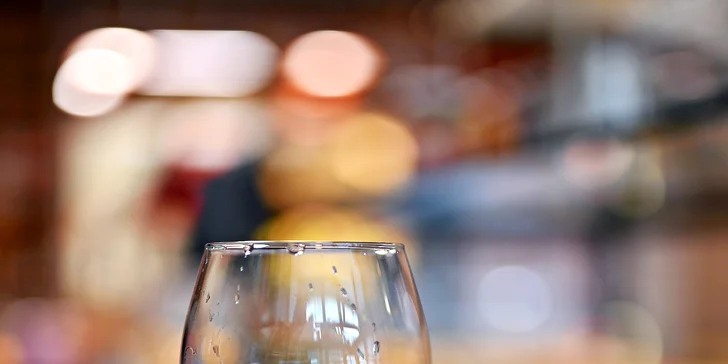 Káva, aperol nebo koláček: otevřené vouchery na 300 až 1000 Kč do kavárny v centru Prahy
