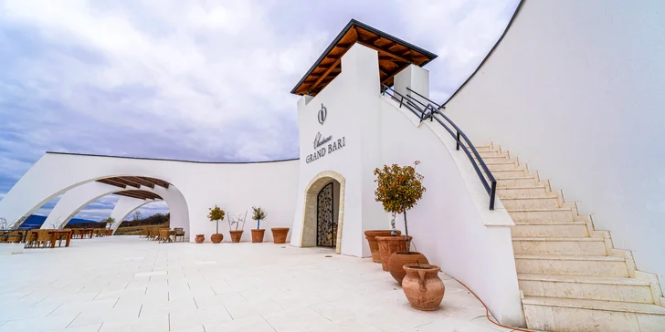 Vinařský unikát na Tokaji: jedinečné ubytování v Chateau Grand Bari se snídaní i degustací