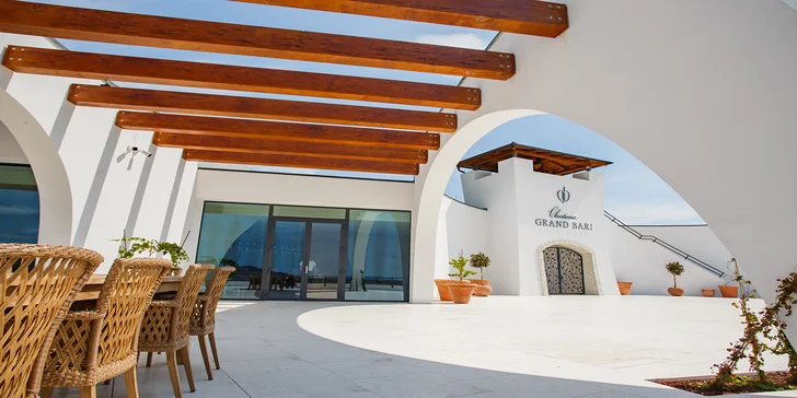 Vinařský unikát na Tokaji: jedinečné ubytování v Chateau Grand Bari se snídaní i degustací