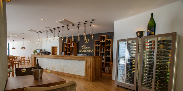 Vinařský unikát na Tokaji: jedinečné ubytování v Chateau Grand Bari se snídaní i degustací