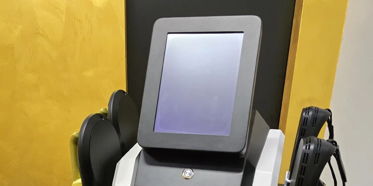 Ošetření přístrojem EMSzero: spalování tuků, odstranění celulitidy, zpevnění a budování svalů