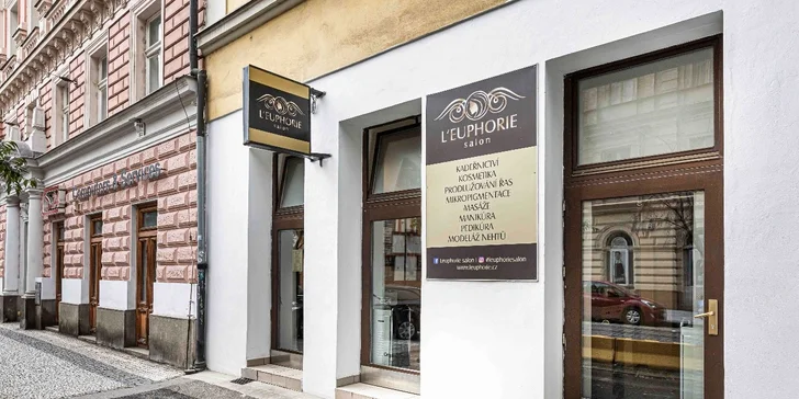 Prodloužení řas v elegantním salonu: metoda řasa na řasu či objemová 3D až 10D