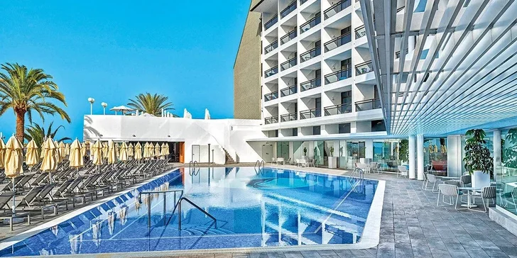 Dovolená na Kanárských ostrovech: 4* hotel pouze pro dospělé, přímo u pláže, vč. stravy a letenek