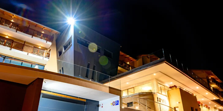 Trentinské Alpy: 3* hotel s polopenzí, neomezeným wellness a kartou výhod