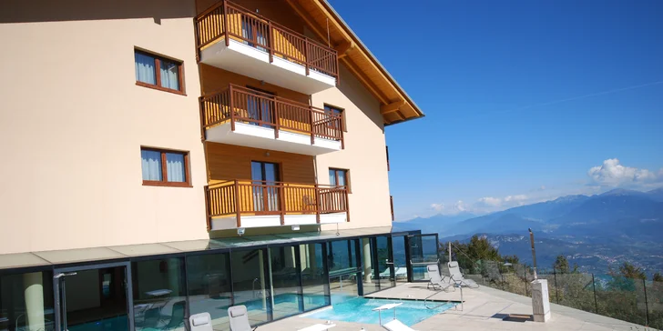 Trentinské Alpy: 3* hotel s polopenzí, neomezeným wellness a kartou výhod