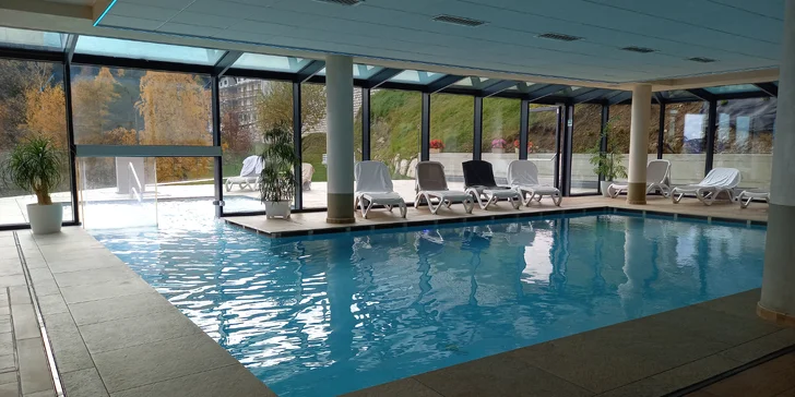 Trentinské Alpy: 3* hotel s polopenzí, neomezeným wellness a kartou výhod